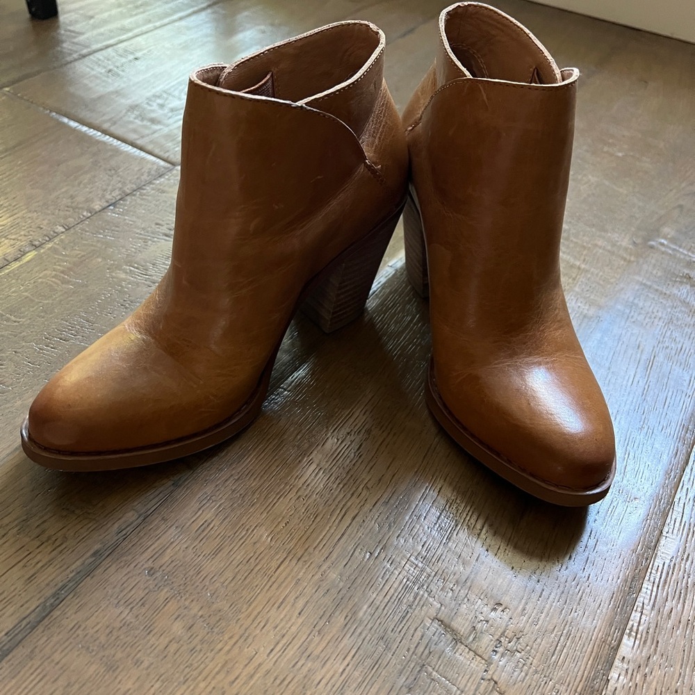 Lucky Brand Easa Leather Ankle Booties 5 - Picture 4 of 6